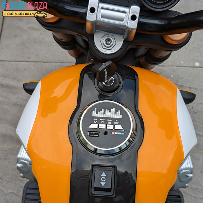 Xe mô tô chạy điện 3 bánh siêu ngầu 909S 16